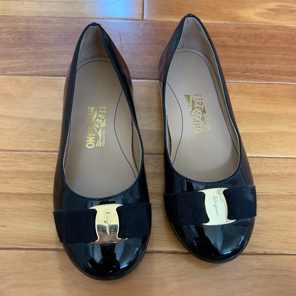 Salvatore Ferragamo Varina Girl Flats